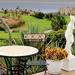 House Private Heated Pool Amazing View On Golf Ocean 3 Bedrooms 3 Bathrooms 6 To 8 Adults 3-17 Years Old Children Being Considered Adults And In Addition 0-2 Years Old Children Are Welcome For Free Casa de Férias San Miguel de Abona