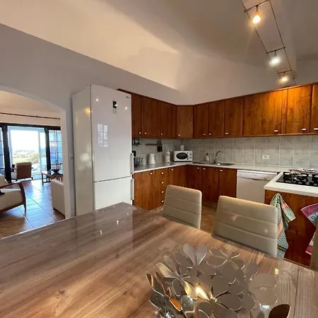 House Private Heated Pool Amazing View On Golf Ocean 3 Bedrooms 3 Bathrooms 6 To 8 Adults 3-17 Years Old Children Being Considered Adults And In Addition 0-2 Years Old Children Are Welcome For Free