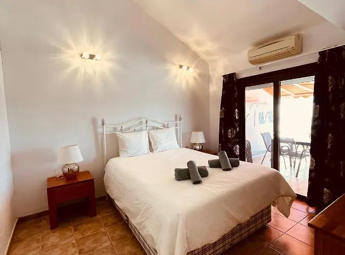 Prázdninový dům House Private Heated Pool Amazing View On Golf Ocean 3 Bedrooms 3 Bathrooms 6 To 8 Adults 3-17 Years Old Children Being Considered Adults And In Addition 0-2 Years Old Children Are Welcome For Free