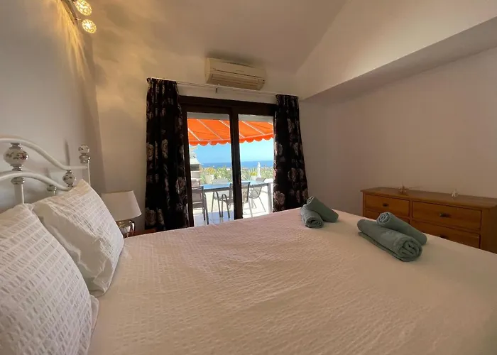 House Private Heated Pool Amazing View On Golf Ocean 3 Bedrooms 3 Bathrooms 6 To 8 Adults 3-17 Years Old Children Being Considered Adults And In Addition 0-2 Years Old Children Are Welcome For Free בית נופש