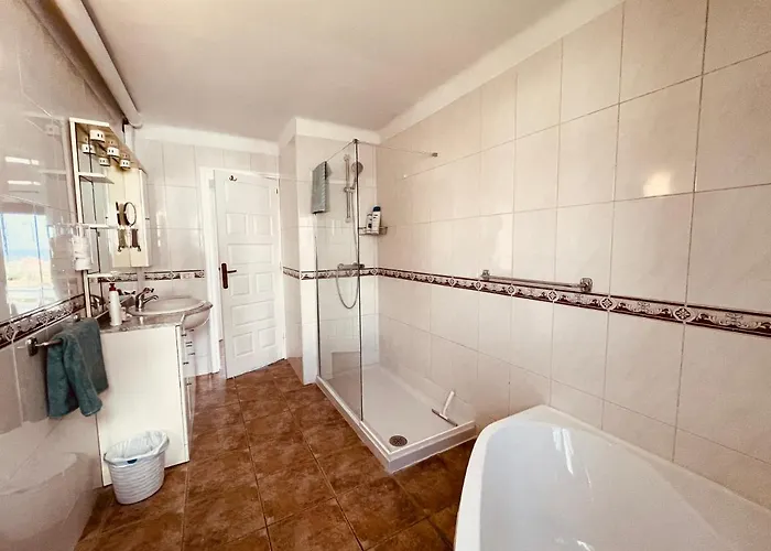 House Private Heated Pool Amazing View On Golf Ocean 3 Bedrooms 3 Bathrooms 6 To 8 Adults 3-17 Years Old Children Being Considered Adults And In Addition 0-2 Years Old Children Are Welcome For Free בית נופש *