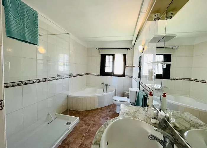 בית נופש House Private Heated Pool Amazing View On Golf Ocean 3 Bedrooms 3 Bathrooms 6 To 8 Adults 3-17 Years Old Children Being Considered Adults And In Addition 0-2 Years Old Children Are Welcome For Free