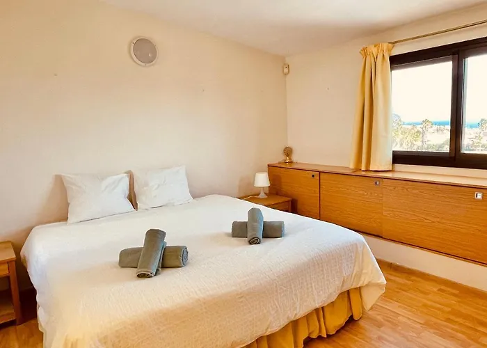 בית נופש House Private Heated Pool Amazing View On Golf Ocean 3 Bedrooms 3 Bathrooms 6 To 8 Adults 3-17 Years Old Children Being Considered Adults And In Addition 0-2 Years Old Children Are Welcome For Free