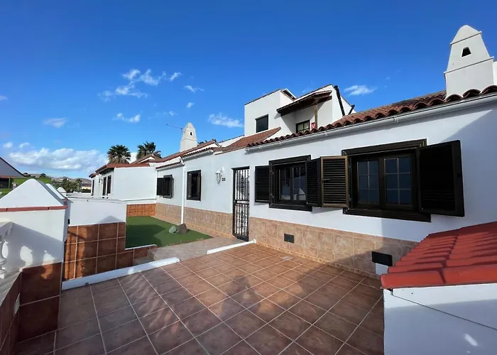 House Private Heated Pool Amazing View On Golf Ocean 3 Bedrooms 3 Bathrooms 6 To 8 Adults 3-17 Years Old Children Being Considered Adults And In Addition 0-2 Years Old Children Are Welcome For Free Vakantiehuis