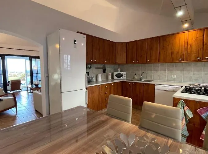 House Private Heated Pool Amazing View On Golf Ocean 3 Bedrooms 3 Bathrooms 6 To 8 Adults 3-17 Years Old Children Being Considered Adults And In Addition 0-2 Years Old Children Are Welcome For Free